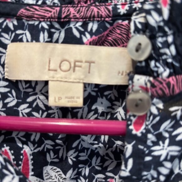 Womens Dressy Work Blouses - 5 blouses in bundle no separating - Picture 4 of 10